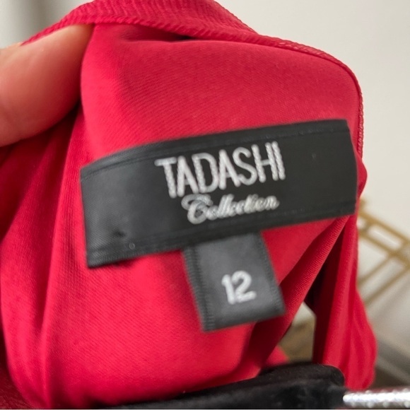 Tadashi shoji 100% silk sleeveless red elegant v neck dress size 12 - Picture 2 of 8